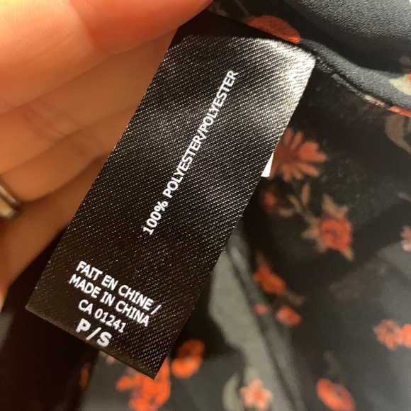 Icone / Simons drapey floral blouse - Picture 11 of 12